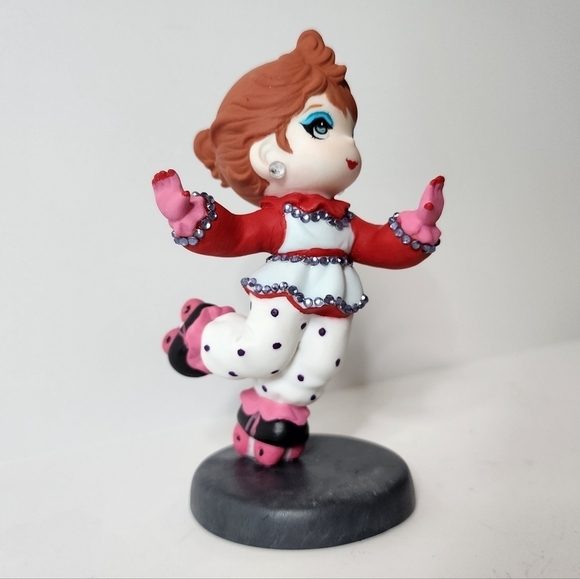 Chappell Roan My Kink Is Karma Altered Moment Figurine - Picture 8 of 8